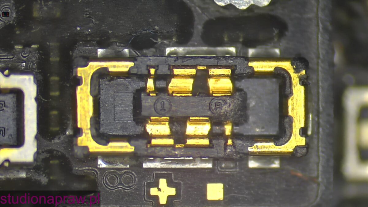 zalany iPhone XS uszkodzony port baterii